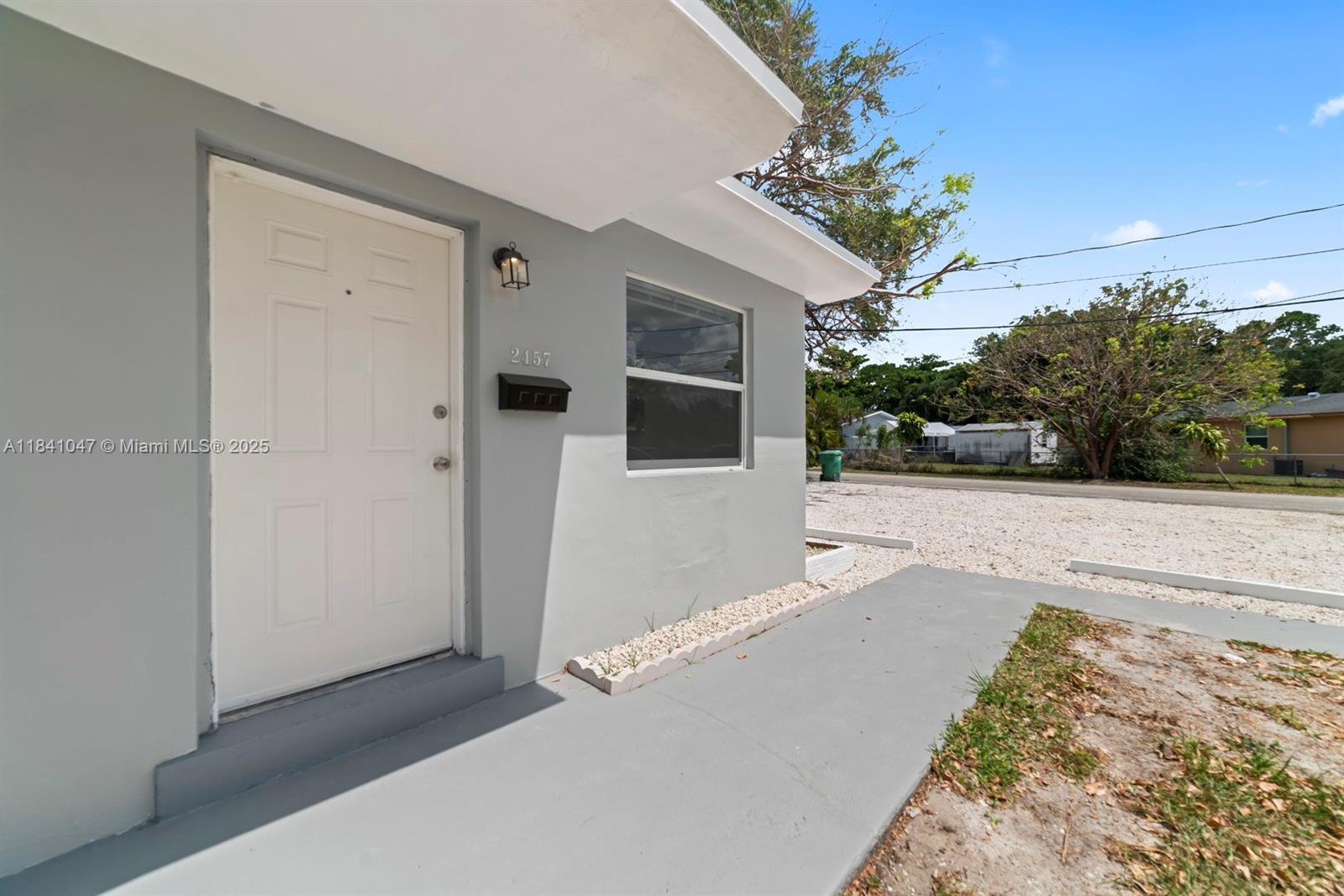 2457 NE 183rd St 2457