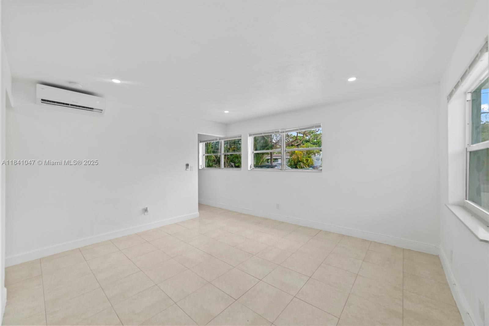 2457 NE 183rd St 2457
