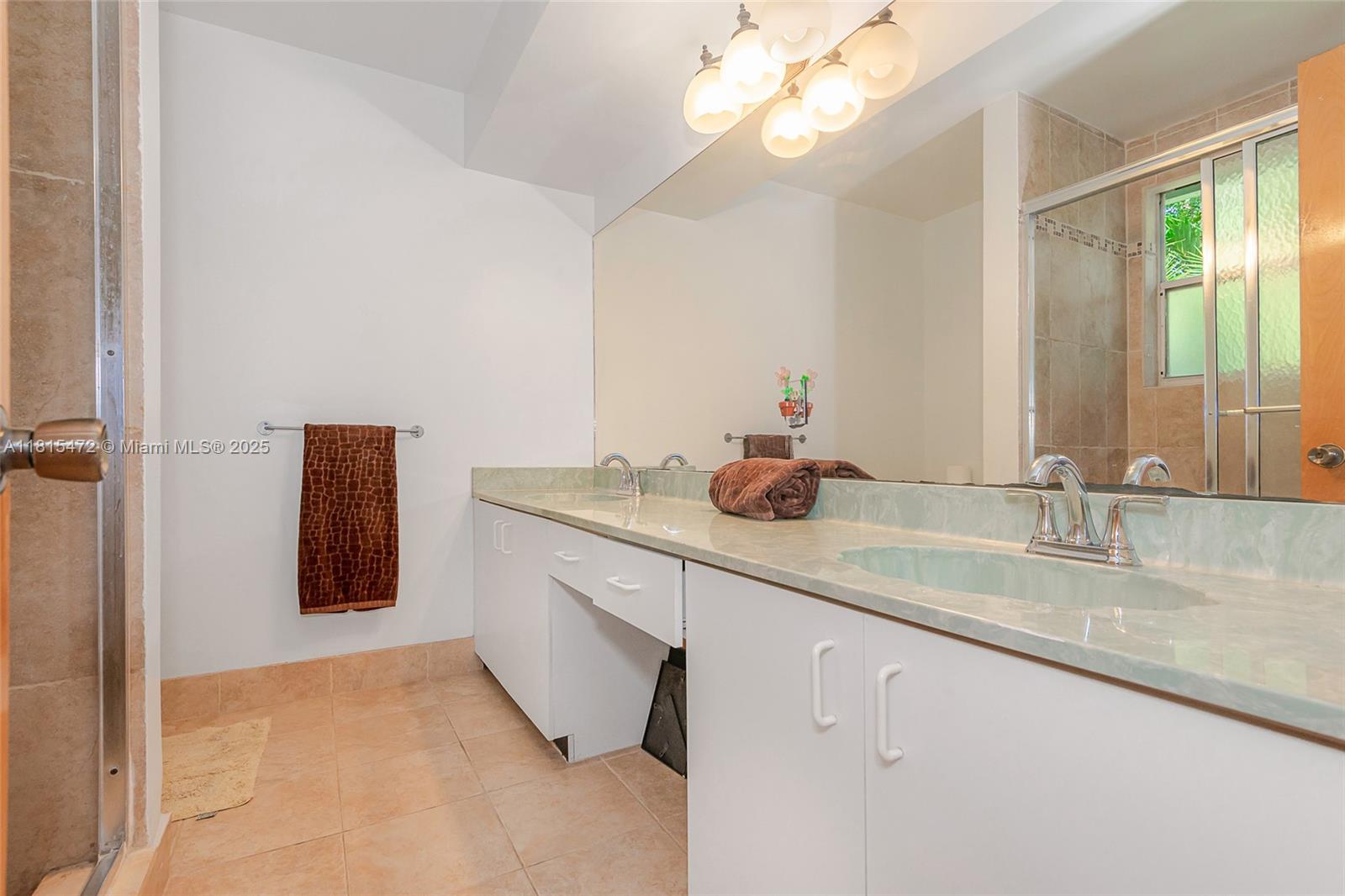 HAWKES BLUFF - Residential