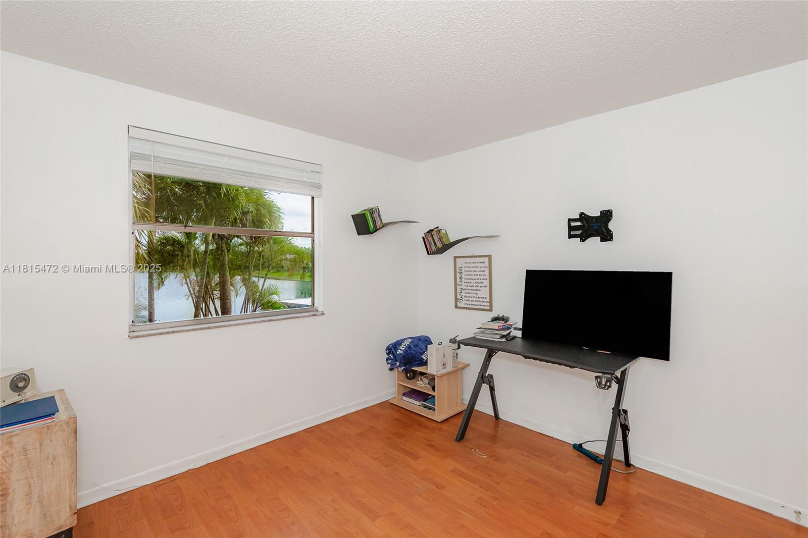 HAWKES BLUFF - Residential
