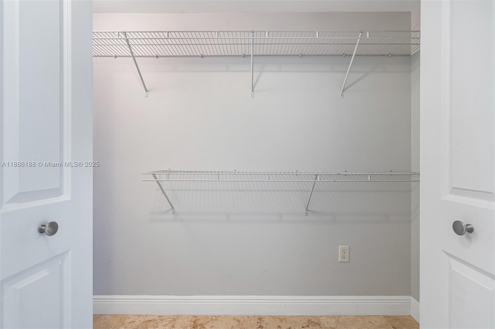 TOSCANO CONDO - Residential