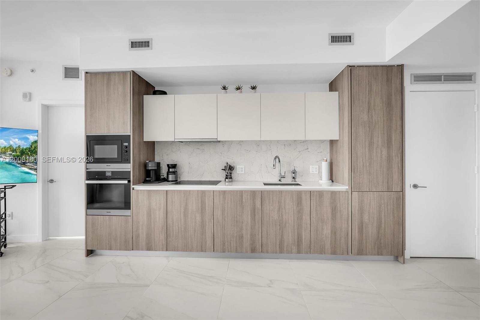 BISCAYNE BEACH CONDO - Residential