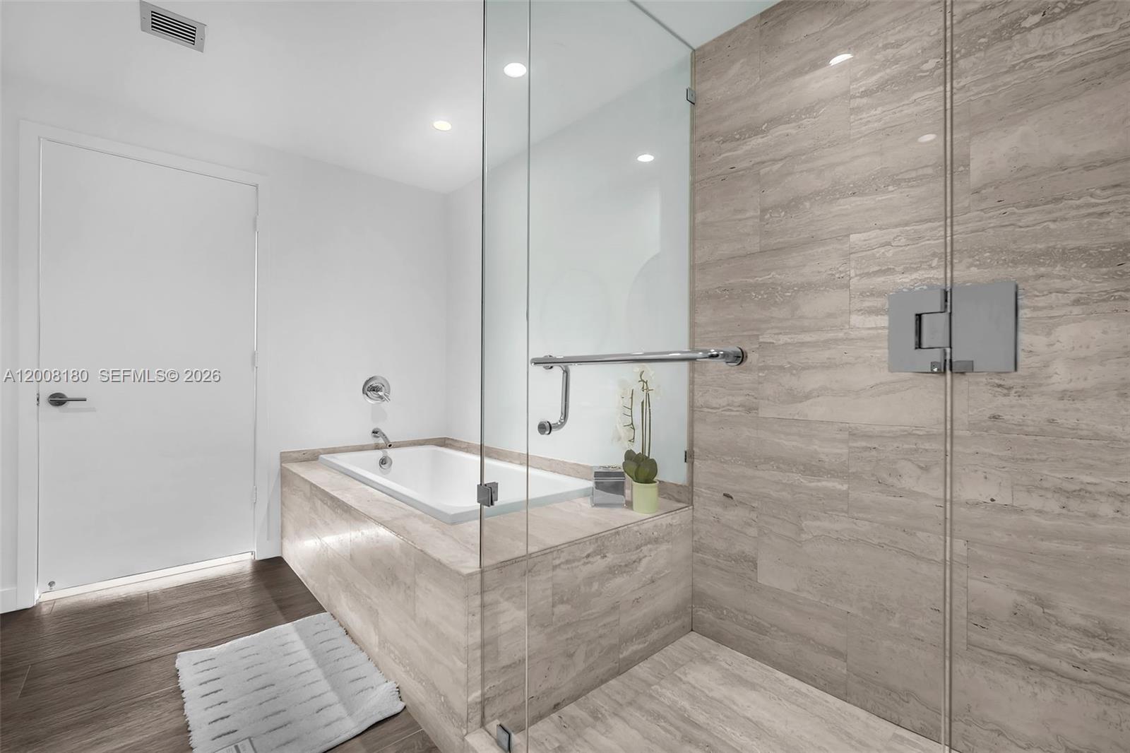 BISCAYNE BEACH CONDO - Residential