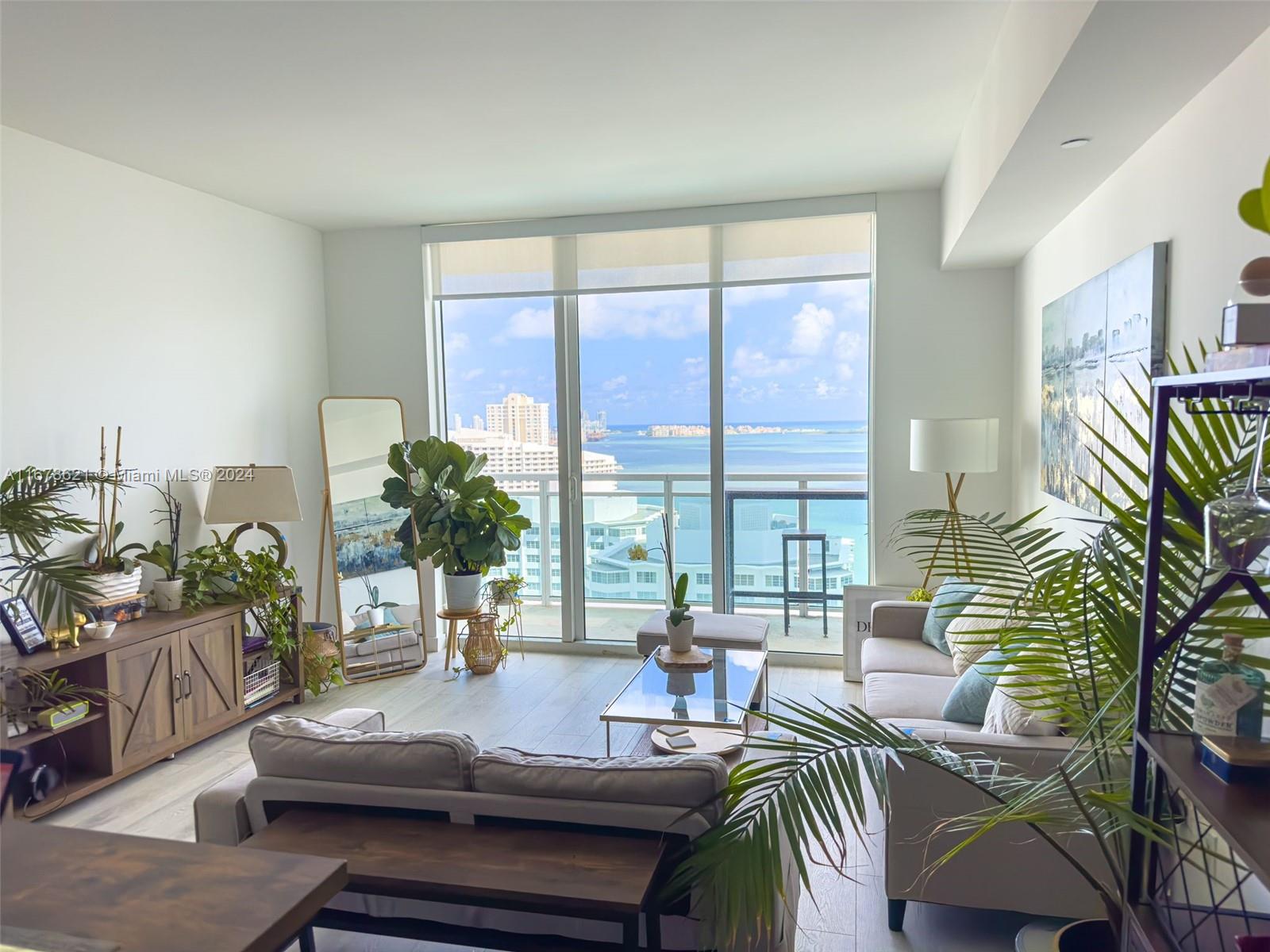 THE PLAZA 901 BRICKELL CO - Residential Lease
