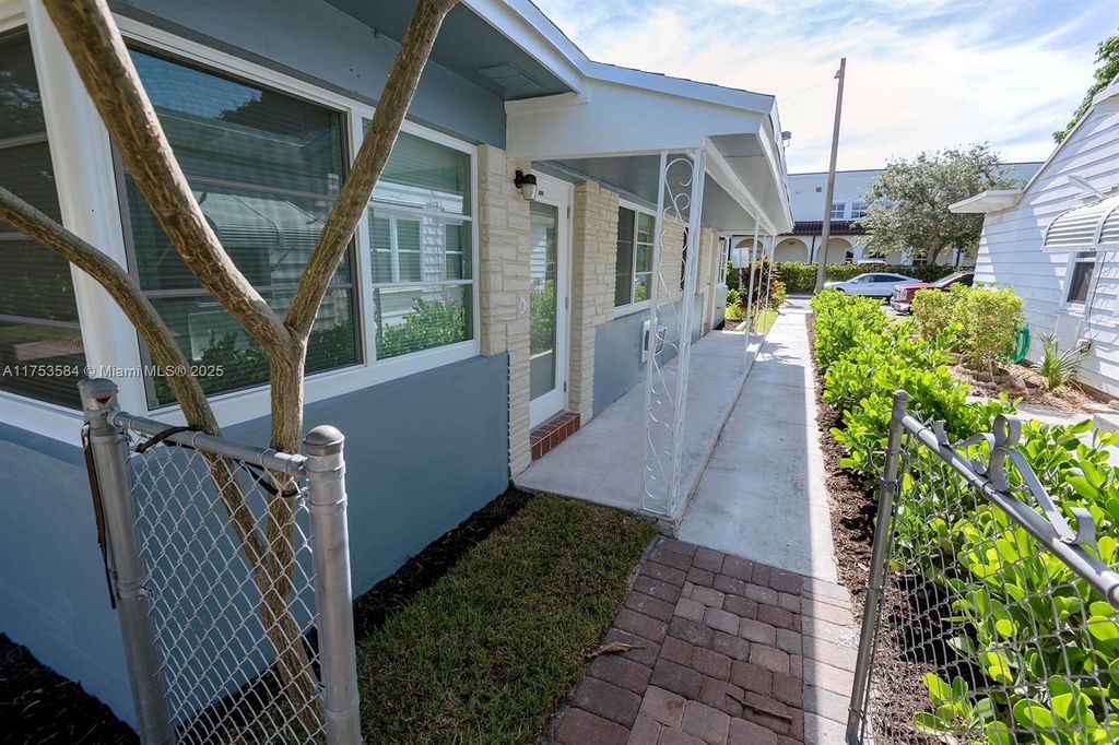 Photo of 823 N K St #823, Lake Worth, FL 33460 (MLS # A11753584)