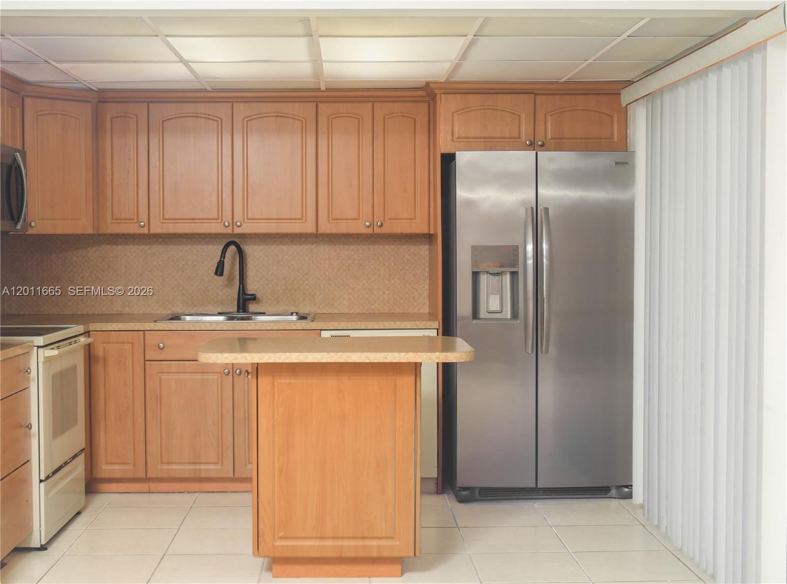 NOB HILL AT WELLEBY CONDO - Residential