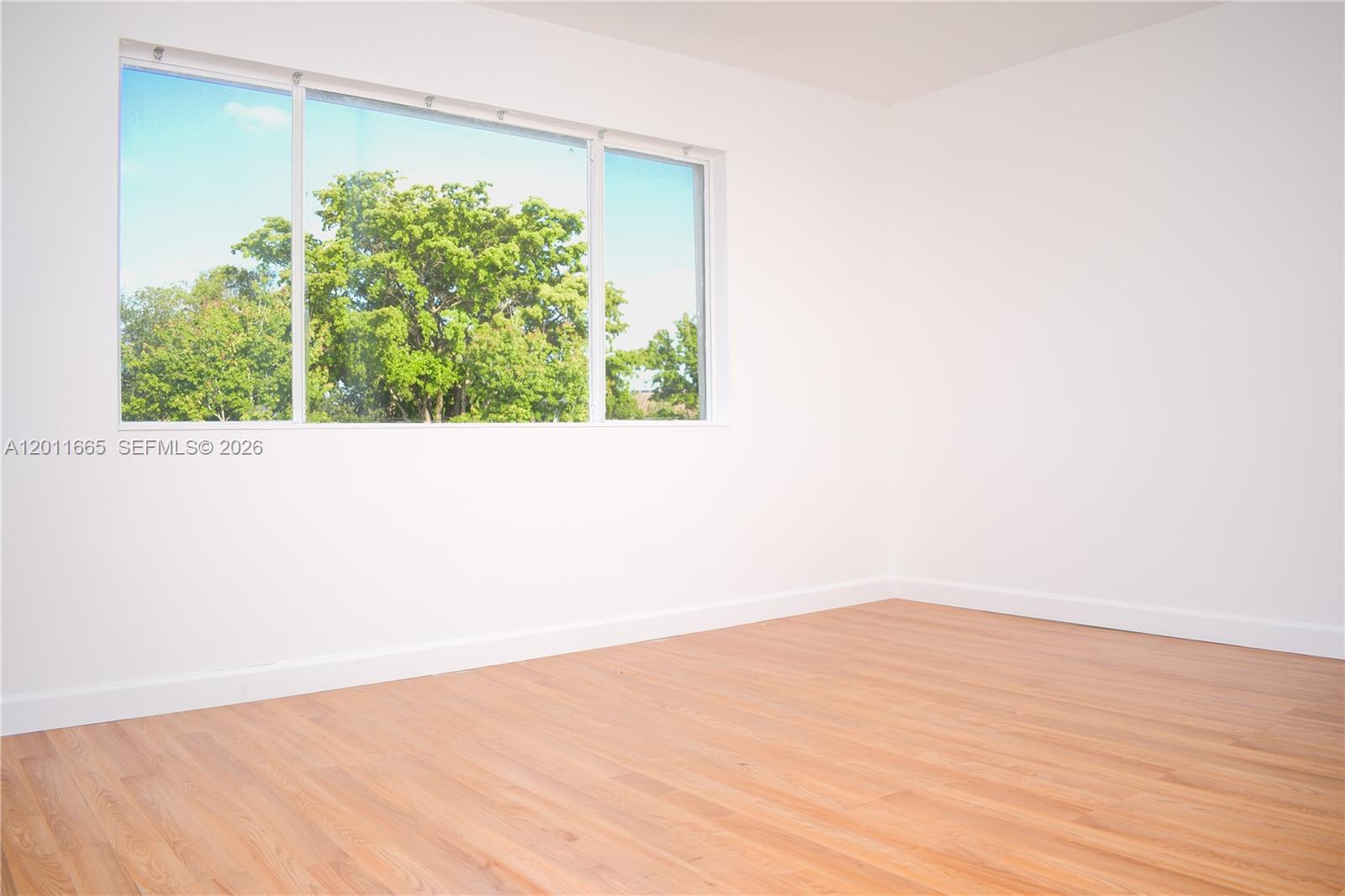 NOB HILL AT WELLEBY CONDO - Residential
