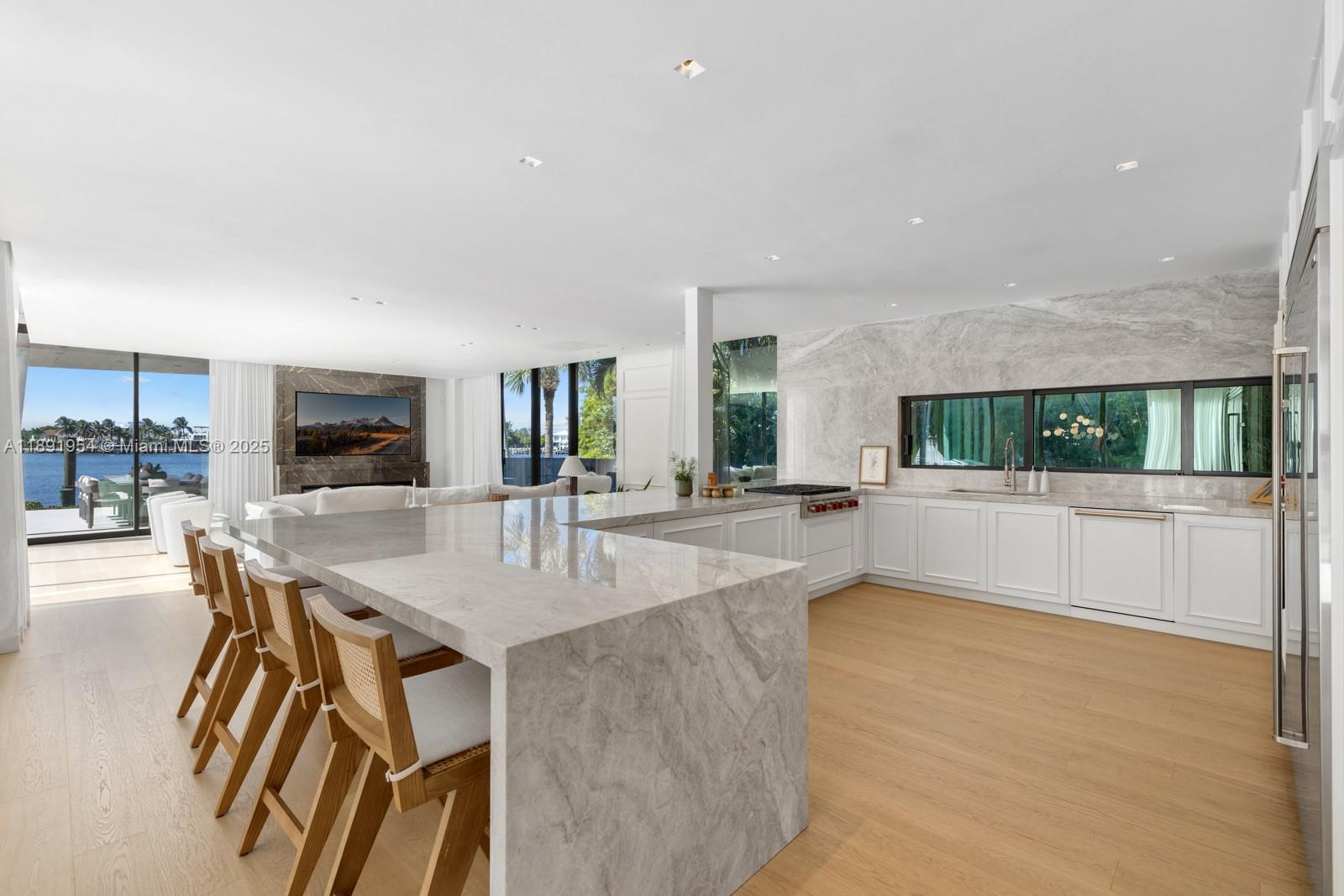 BISCAYNE POINT - Residential