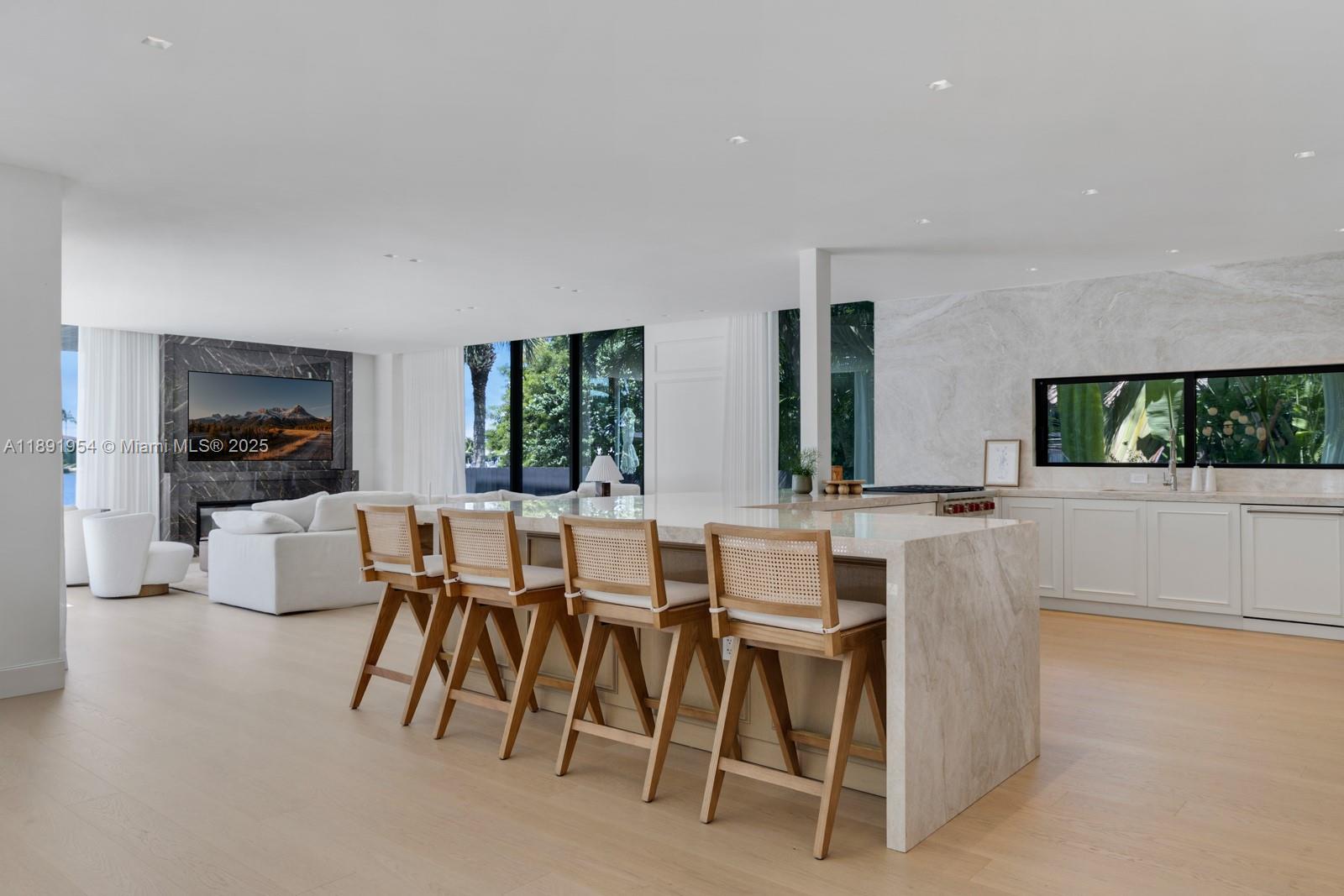 BISCAYNE POINT - Residential