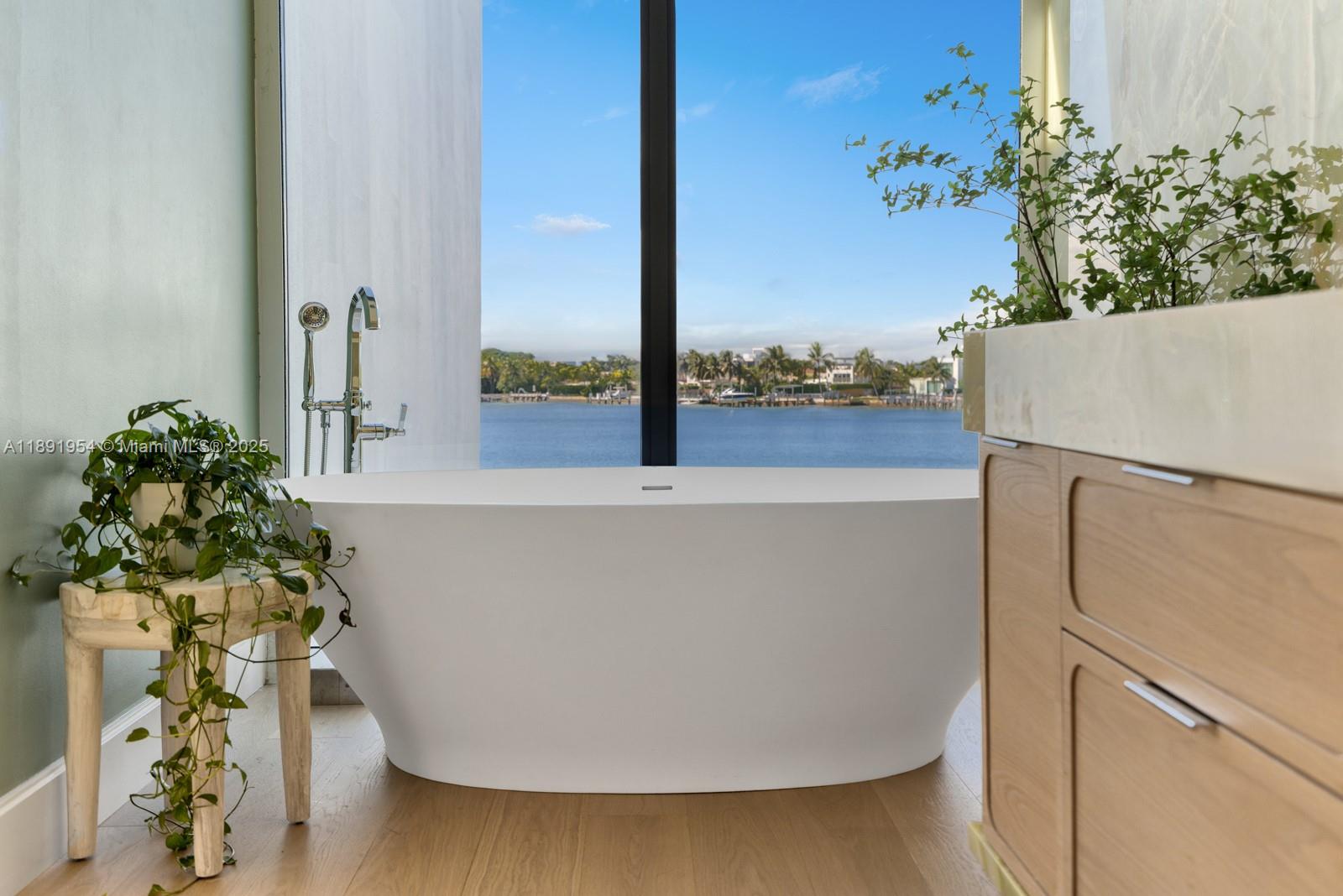 BISCAYNE POINT - Residential