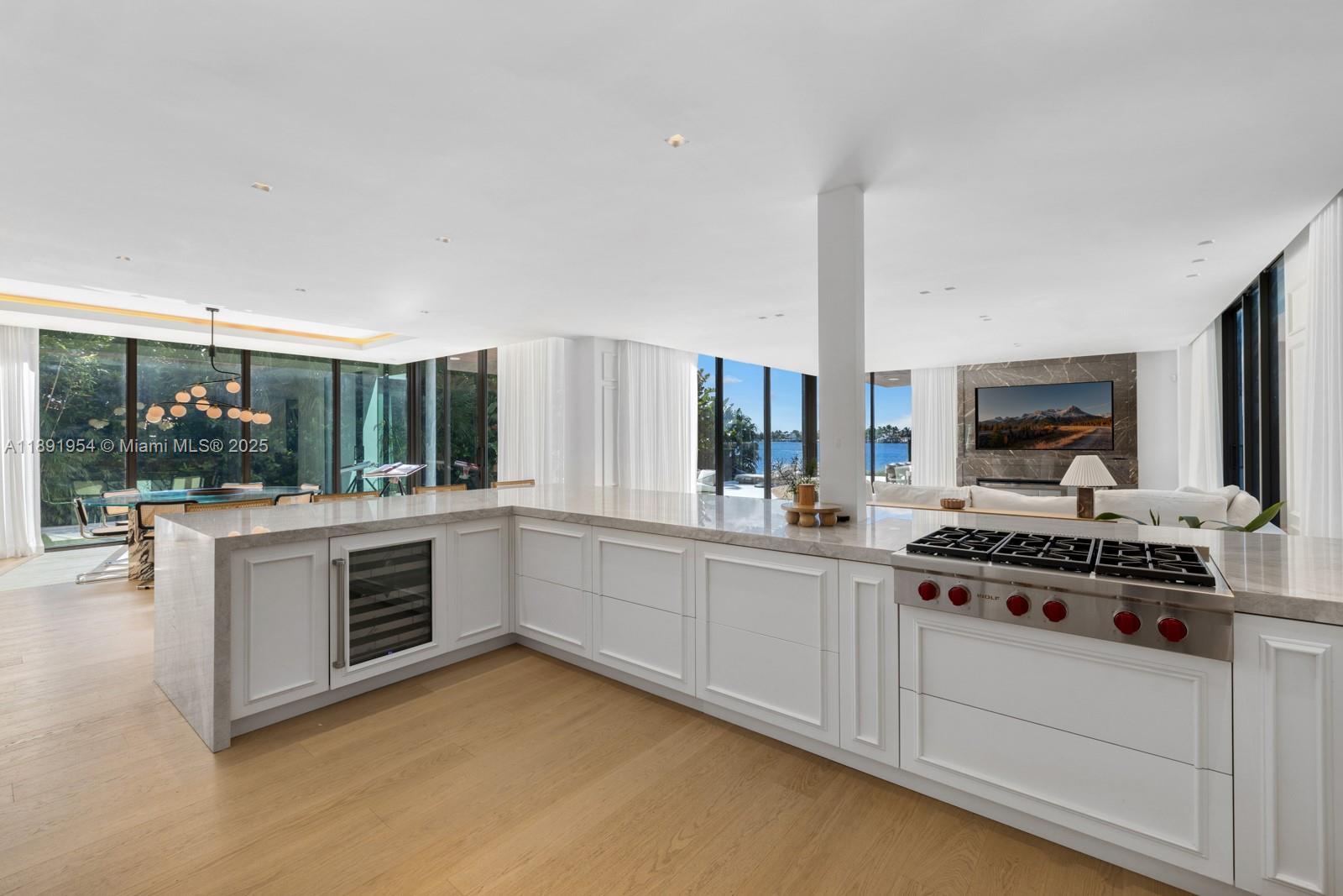BISCAYNE POINT - Residential