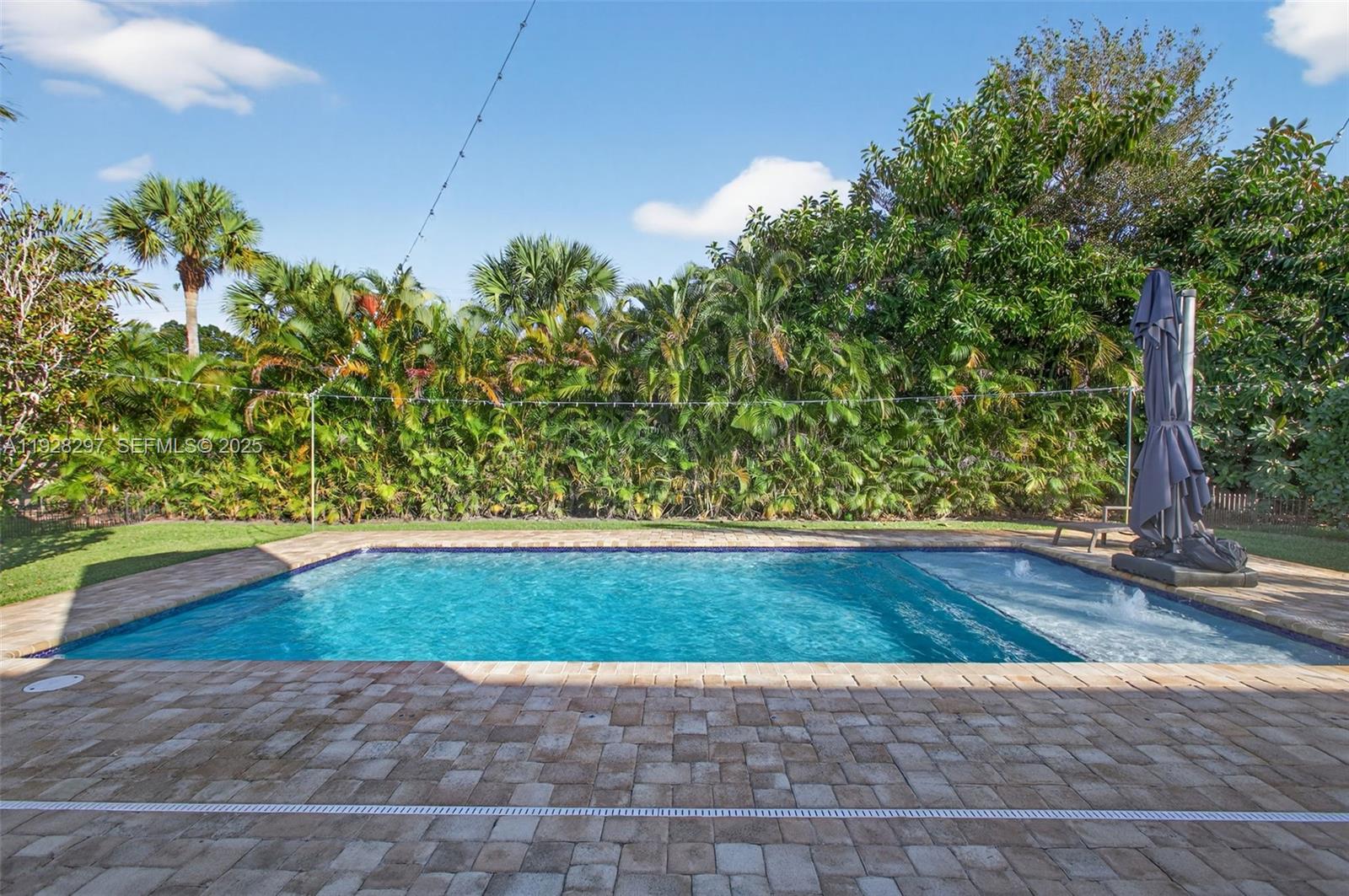 YACHT & COUNTRY CLUB OF S - Residential