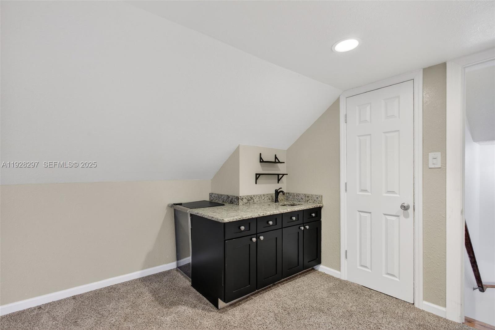 YACHT & COUNTRY CLUB OF S - Residential