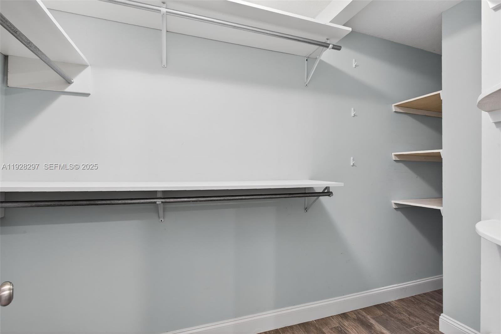 YACHT & COUNTRY CLUB OF S - Residential