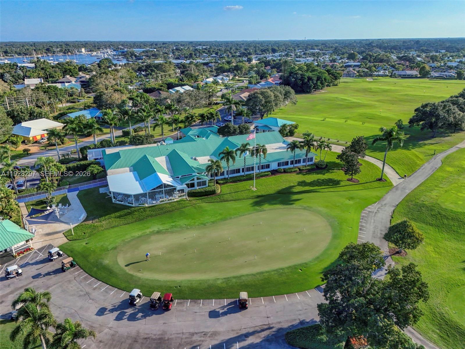 YACHT & COUNTRY CLUB OF S - Residential