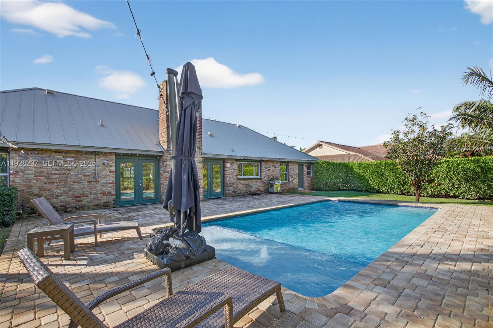 YACHT & COUNTRY CLUB OF S - Residential