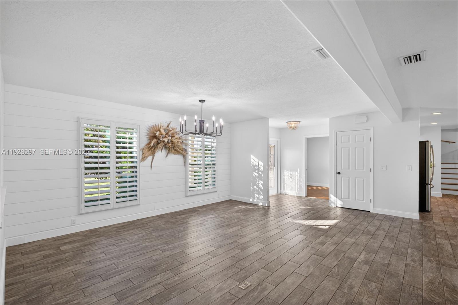 YACHT & COUNTRY CLUB OF S - Residential