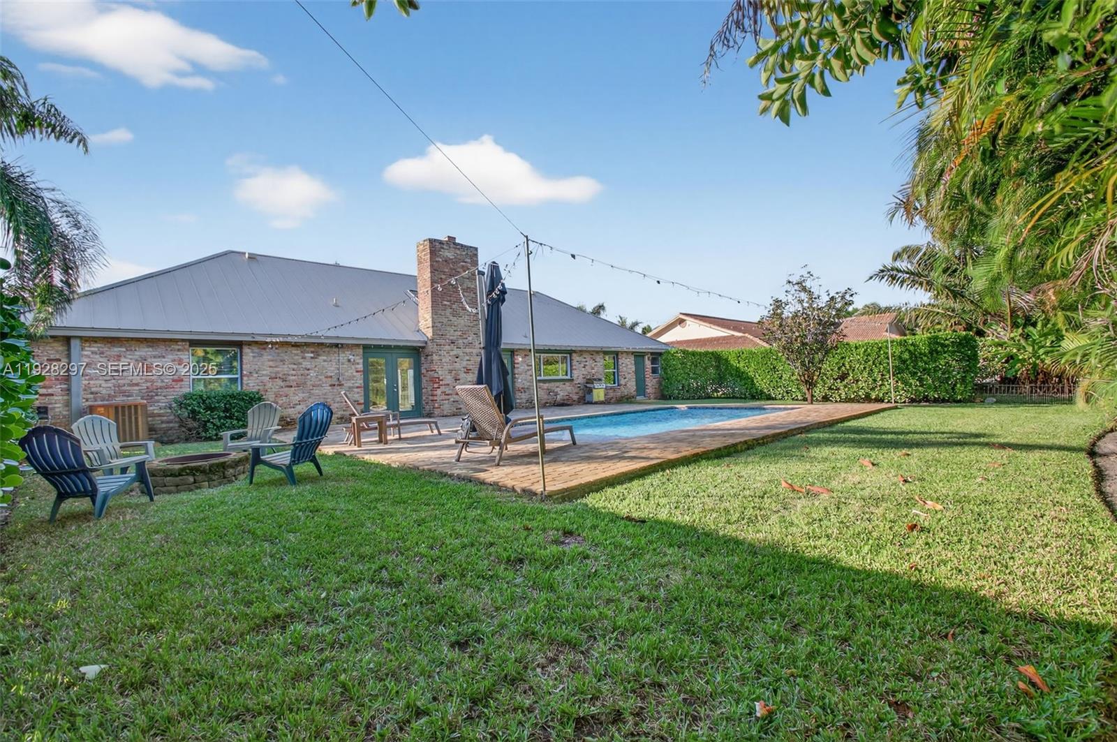 YACHT & COUNTRY CLUB OF S - Residential