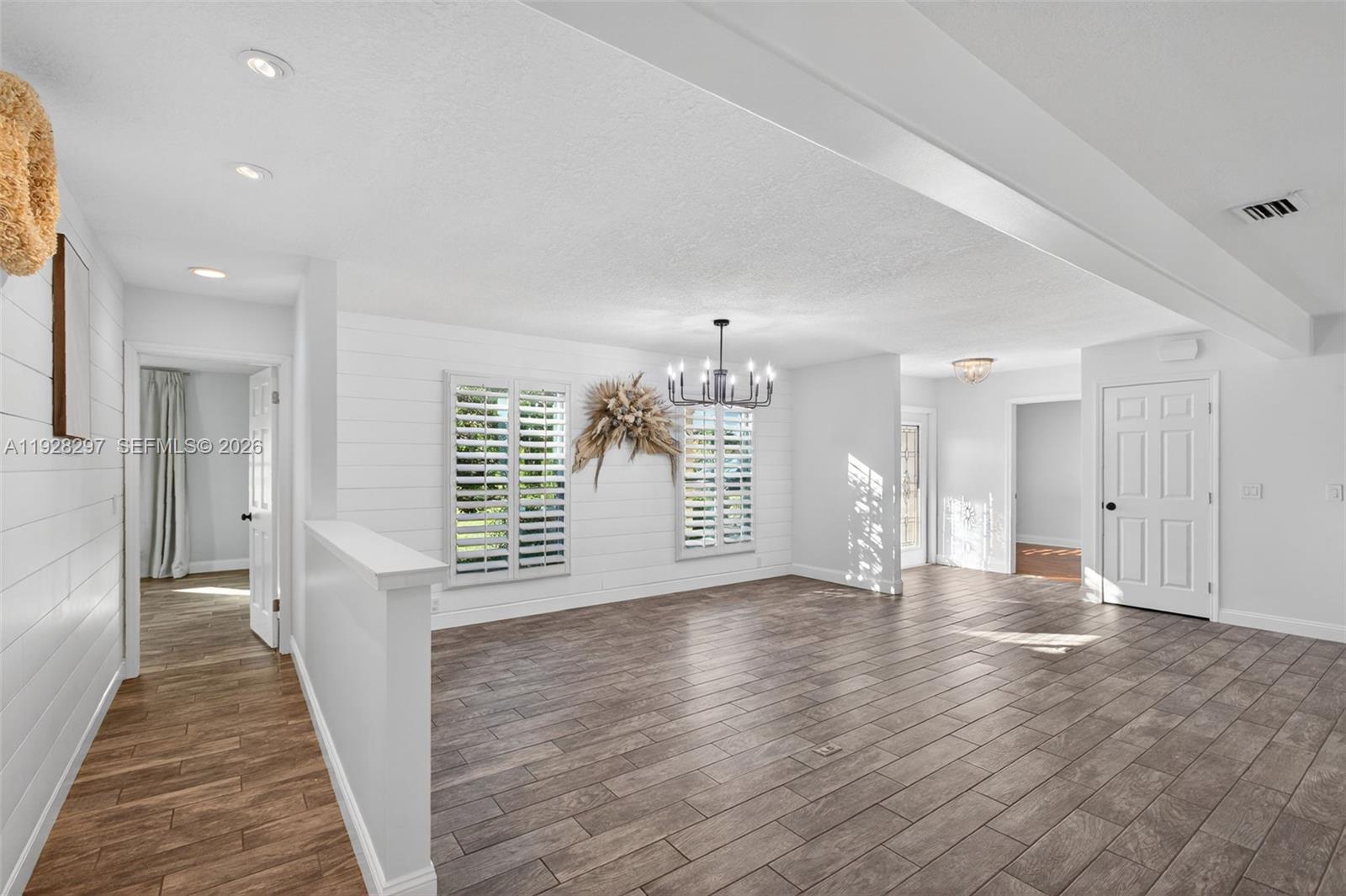 YACHT & COUNTRY CLUB OF S - Residential