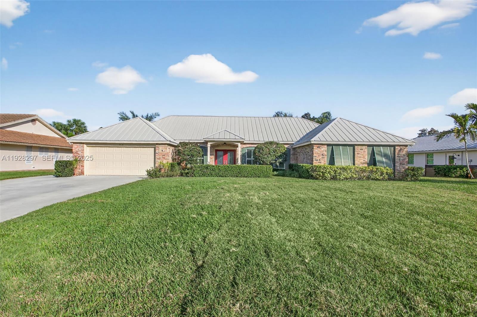 YACHT & COUNTRY CLUB OF S - Residential