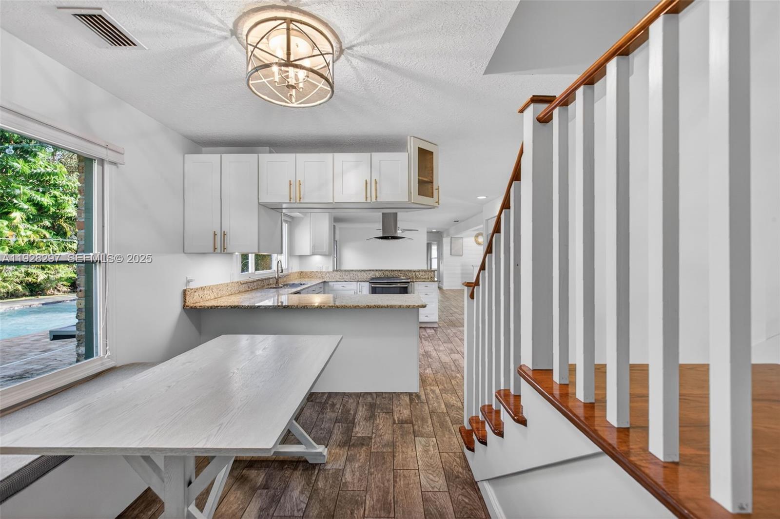 YACHT & COUNTRY CLUB OF S - Residential