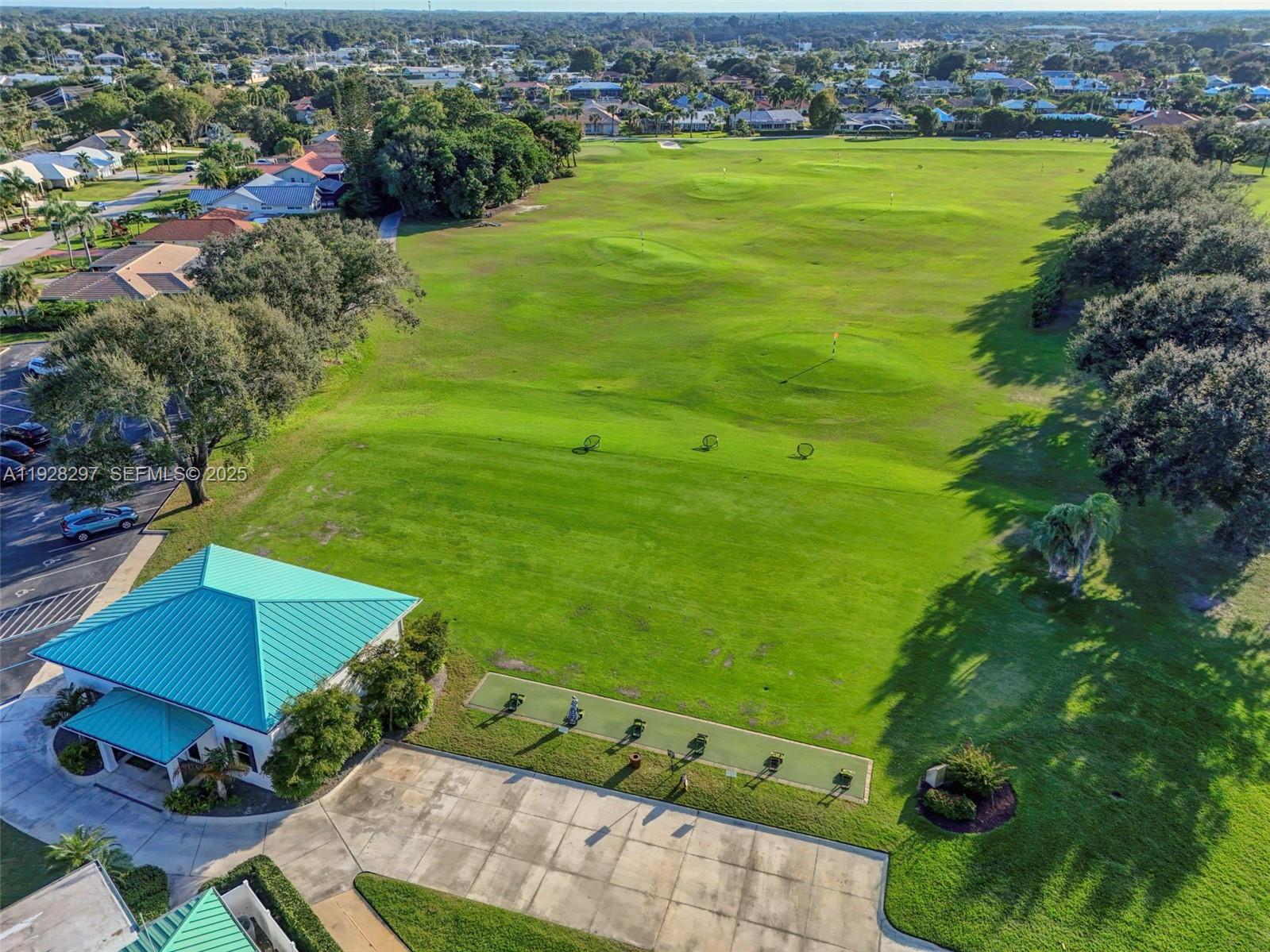 YACHT & COUNTRY CLUB OF S - Residential