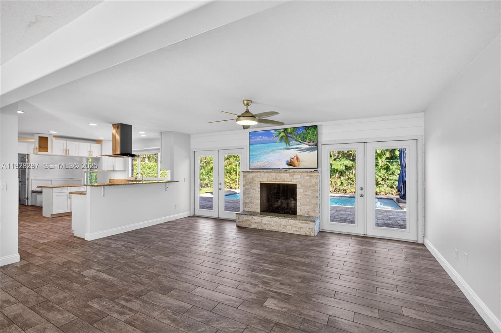 YACHT & COUNTRY CLUB OF S - Residential