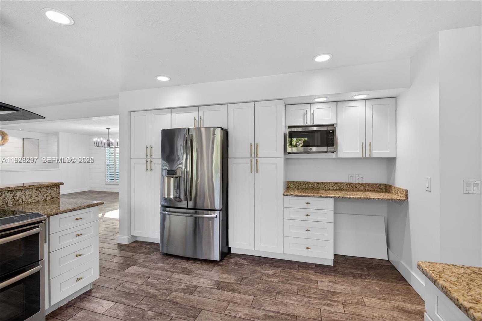 YACHT & COUNTRY CLUB OF S - Residential