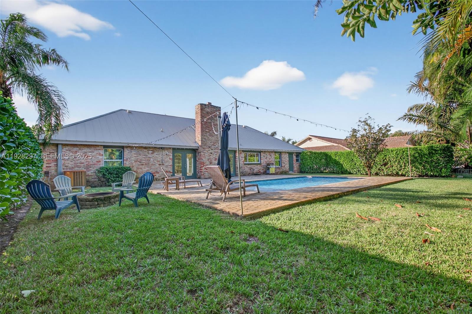 YACHT & COUNTRY CLUB OF S - Residential