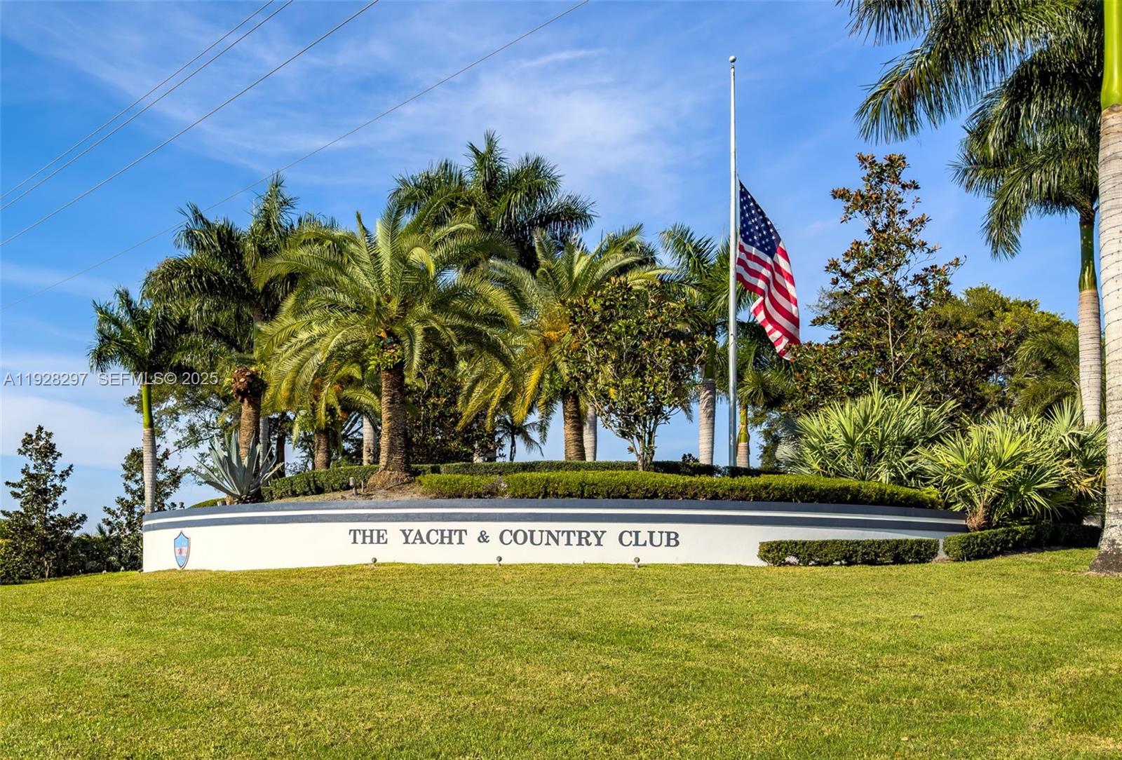 YACHT & COUNTRY CLUB OF S - Residential