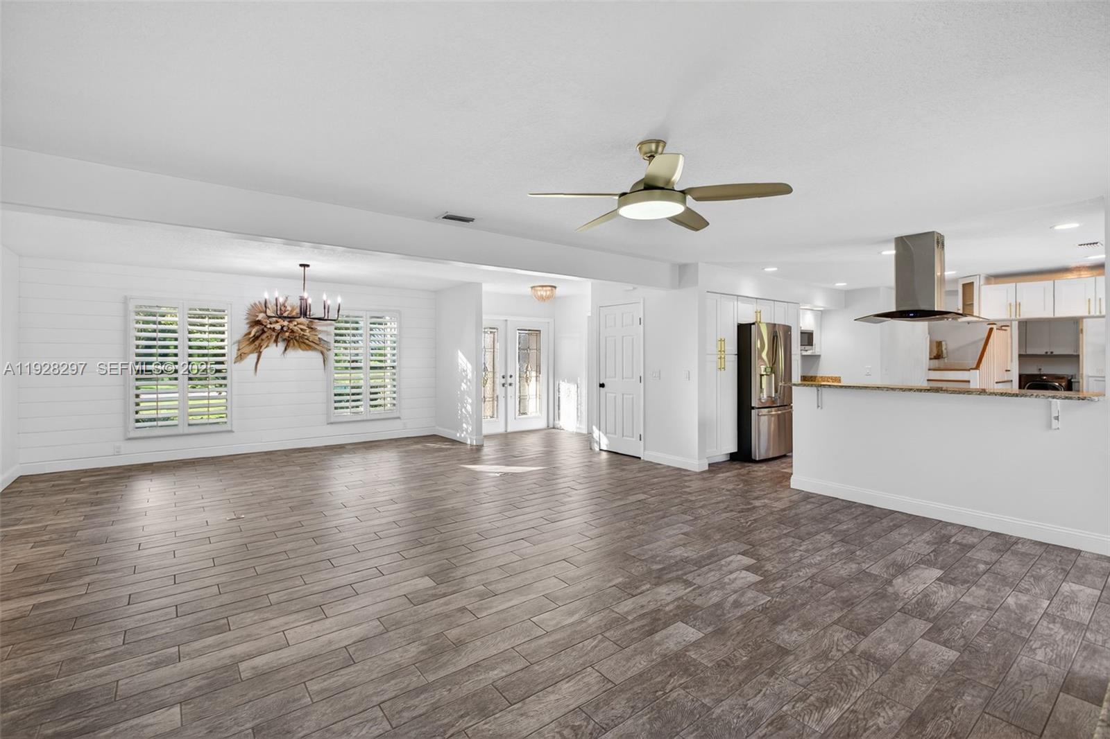 YACHT & COUNTRY CLUB OF S - Residential