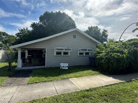 423 S 24th Ave Hollywood FL 33020