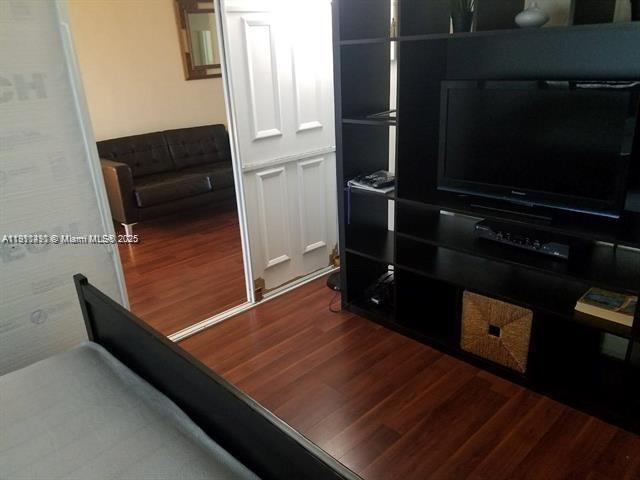 FLORIDIAN ARMS CONDO - Residential Lease