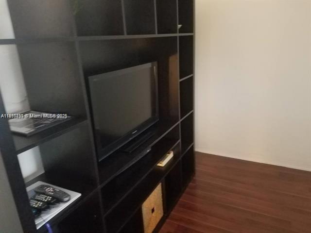 FLORIDIAN ARMS CONDO - Residential Lease