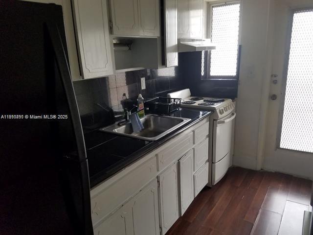 FLORIDIAN ARMS CONDO - Residential Lease