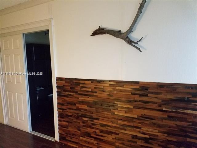 FLORIDIAN ARMS CONDO - Residential Lease