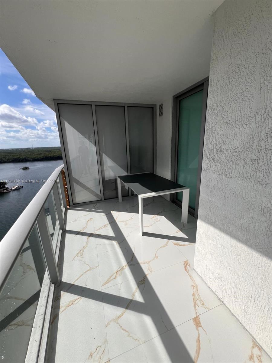 PARQUE TOWERS CONDO - Residential