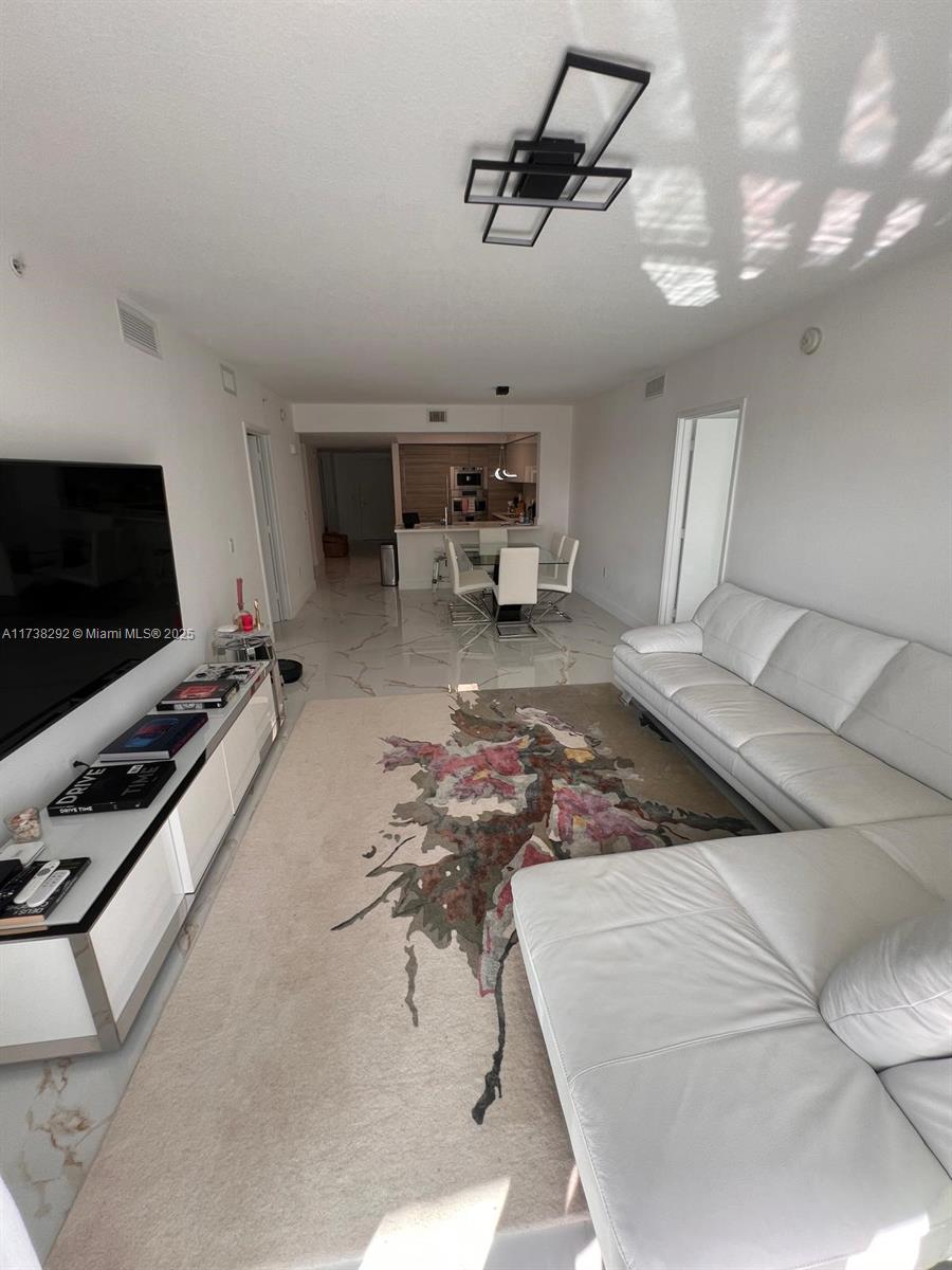 PARQUE TOWERS CONDO - Residential