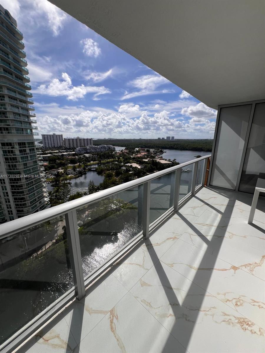 PARQUE TOWERS CONDO - Residential