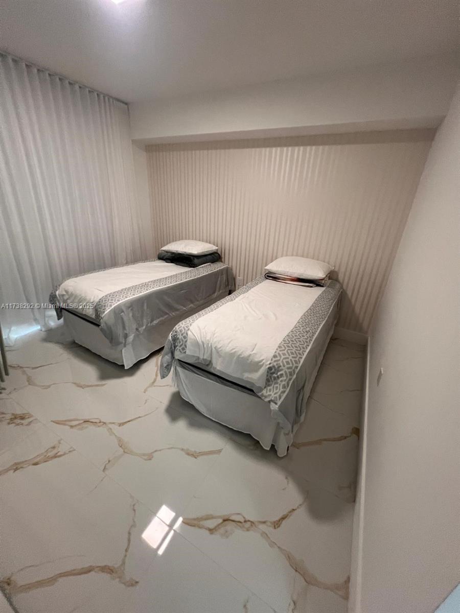 PARQUE TOWERS CONDO - Residential