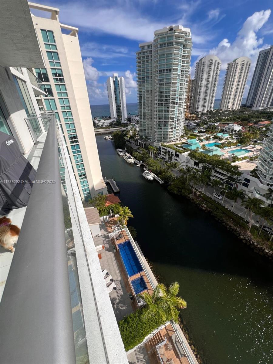 PARQUE TOWERS CONDO - Residential