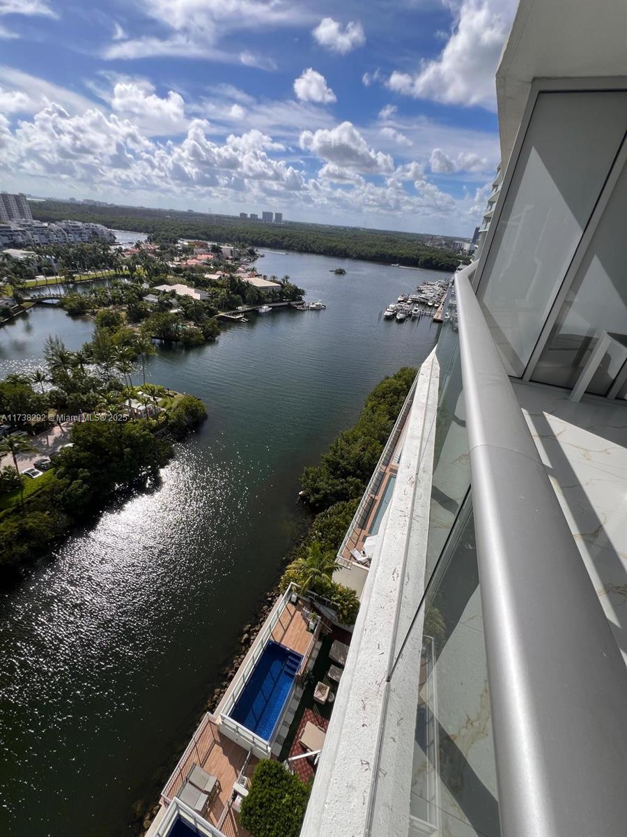 PARQUE TOWERS CONDO - Residential