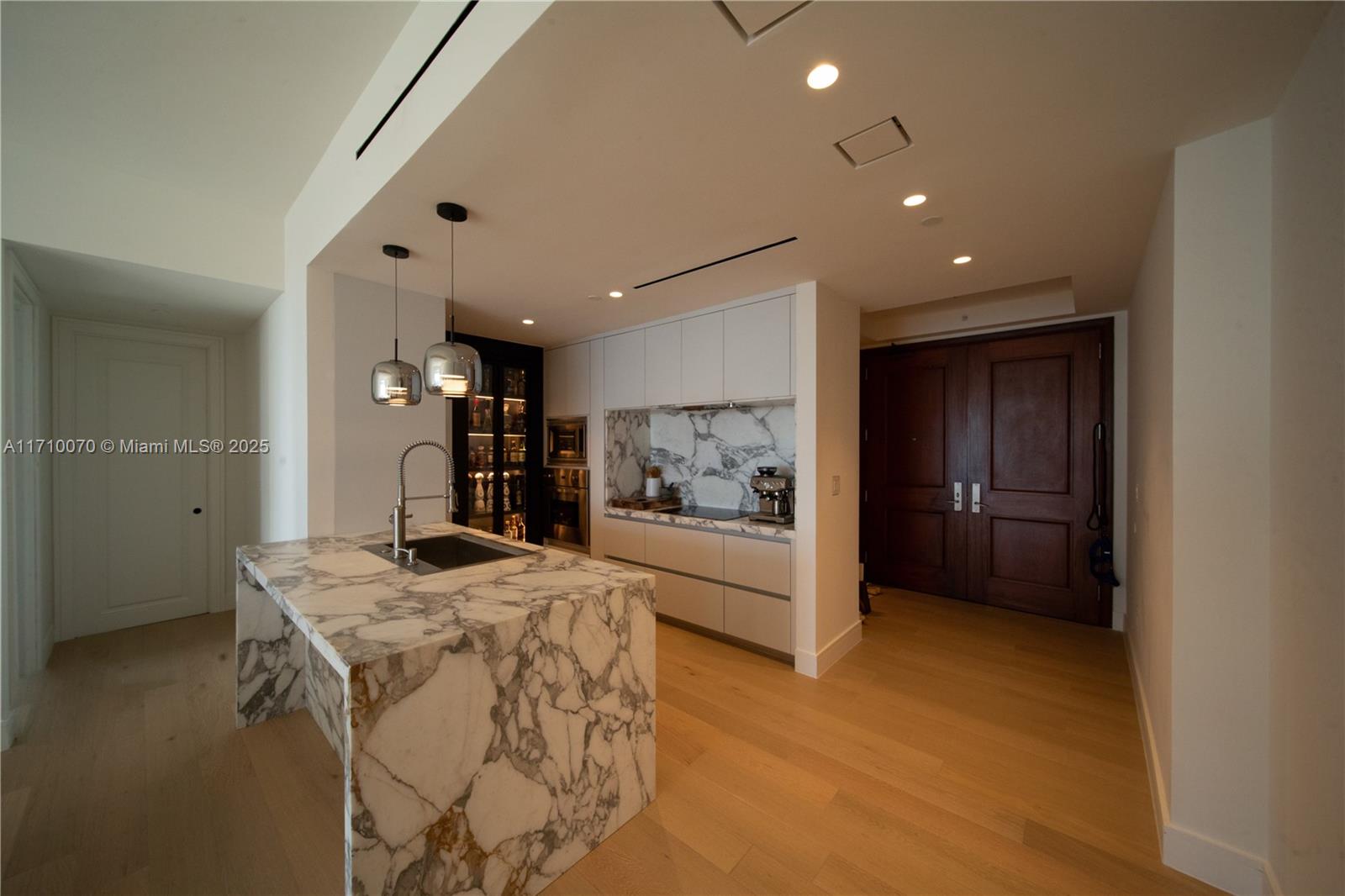 MILLENNIUM TOWER RESIDENC - Residential
