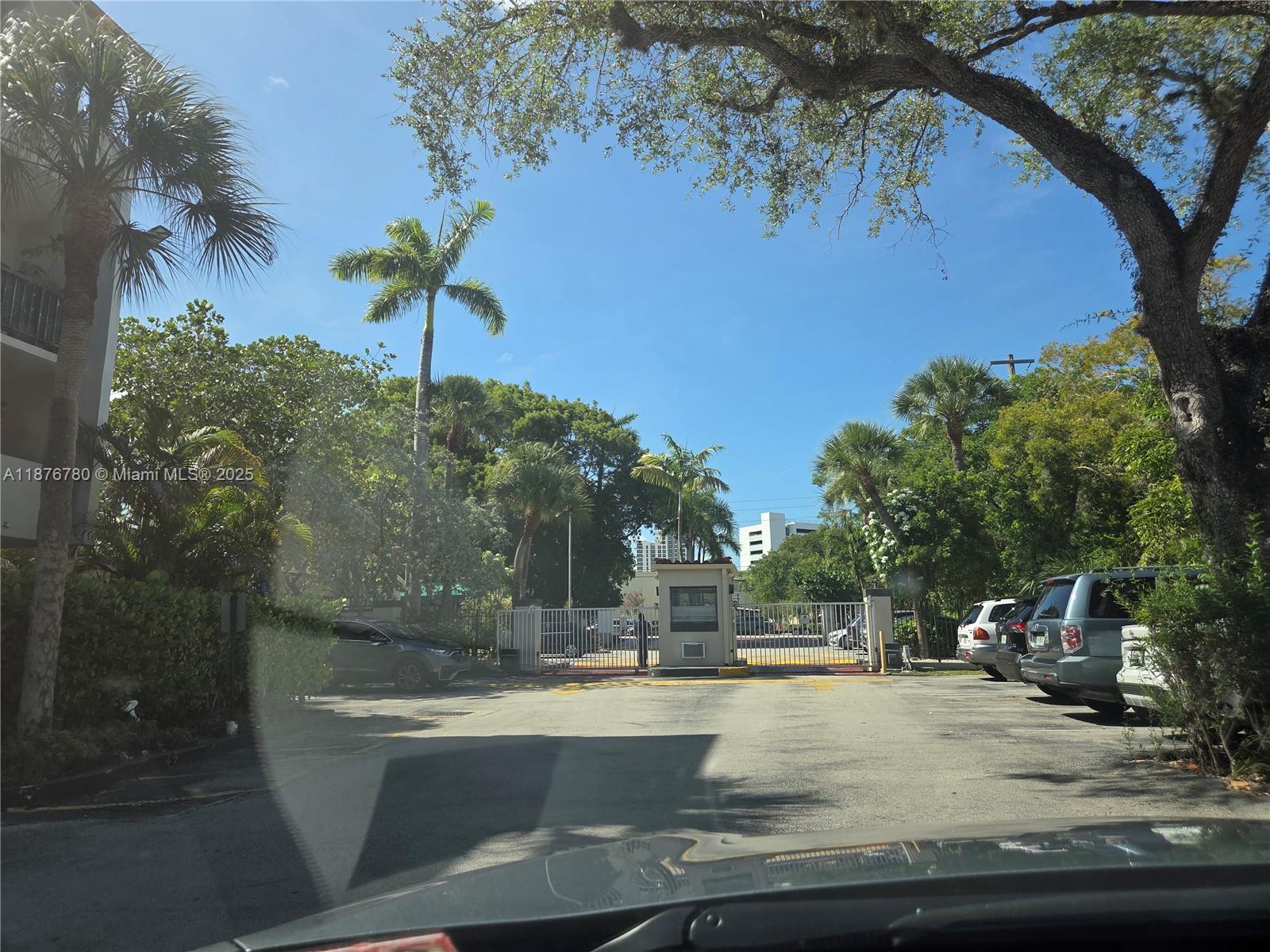 DADELAND GROVE CONDO - Residential Lease