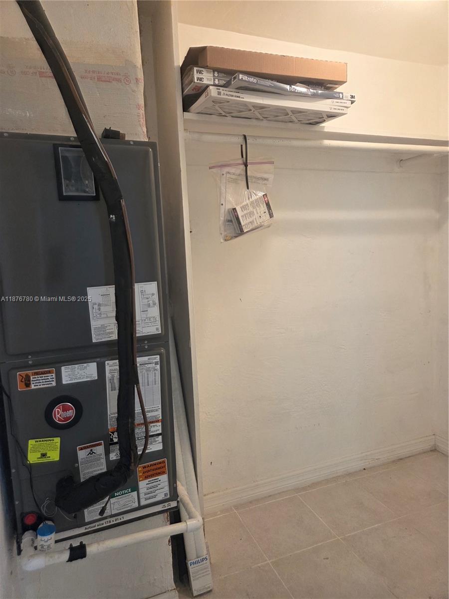 DADELAND GROVE CONDO - Residential Lease