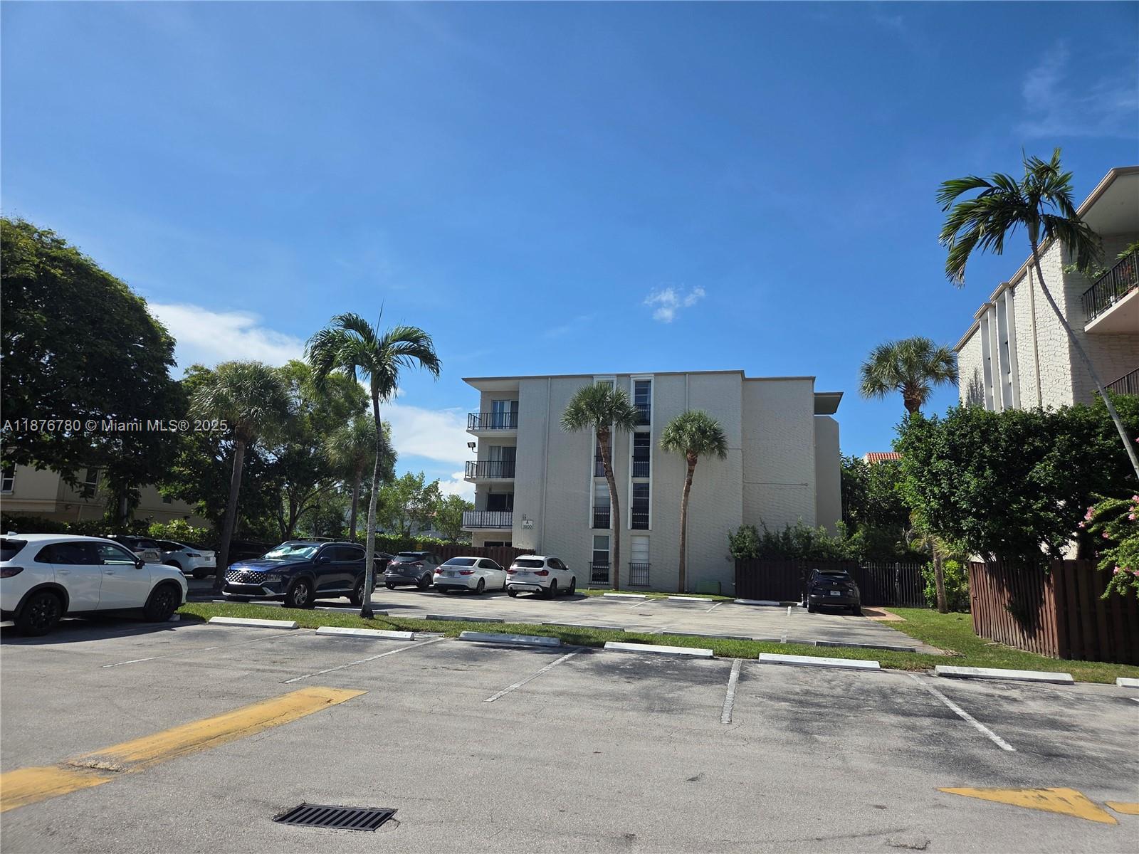 DADELAND GROVE CONDO - Residential Lease