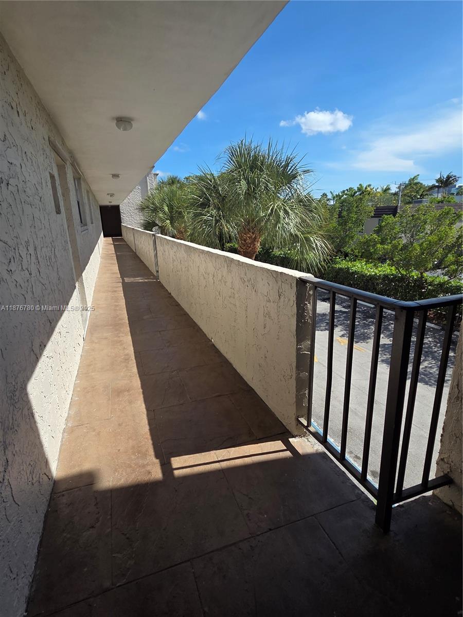 DADELAND GROVE CONDO - Residential Lease