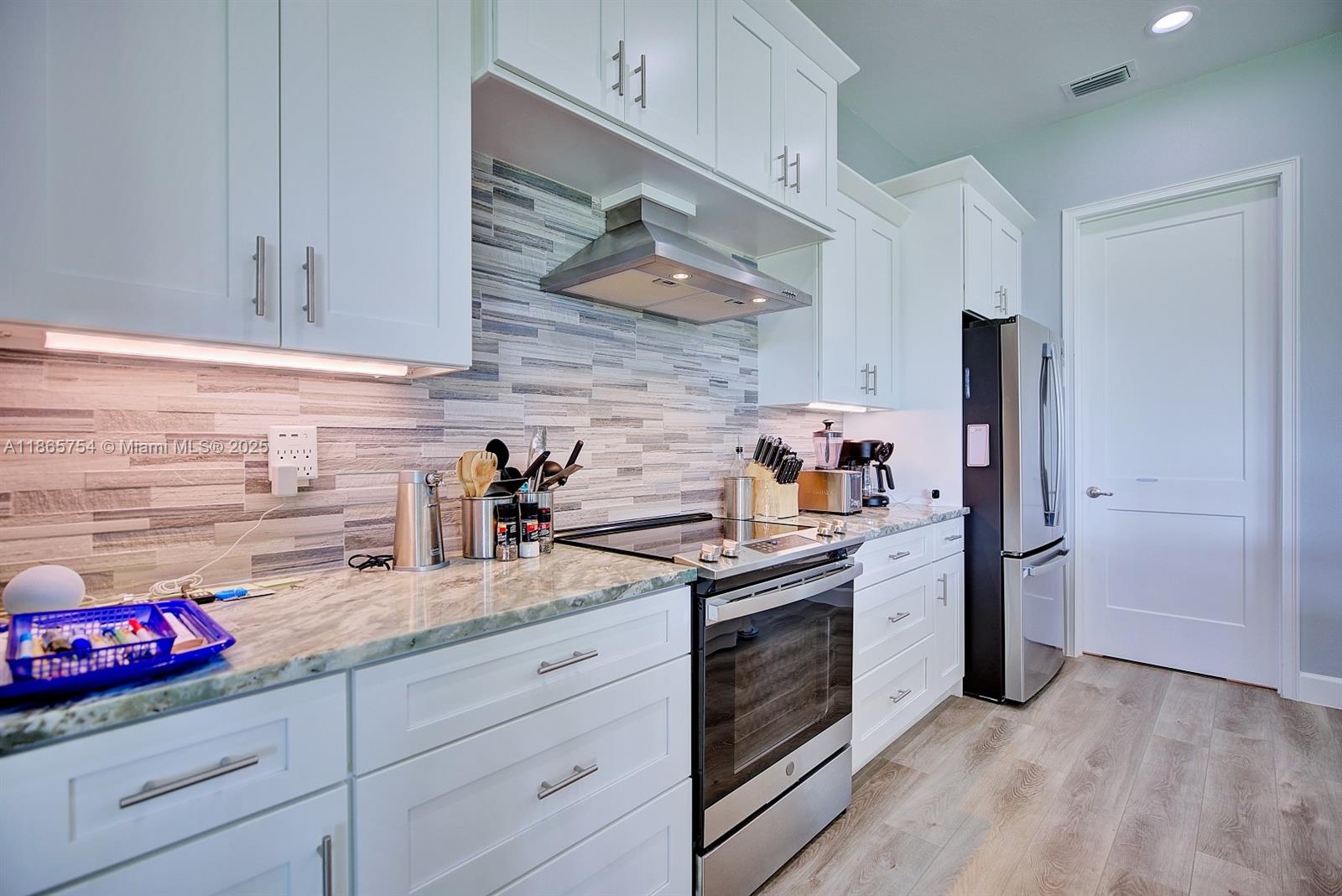 SUN N LAKES OF SEB. GOLF - Residential