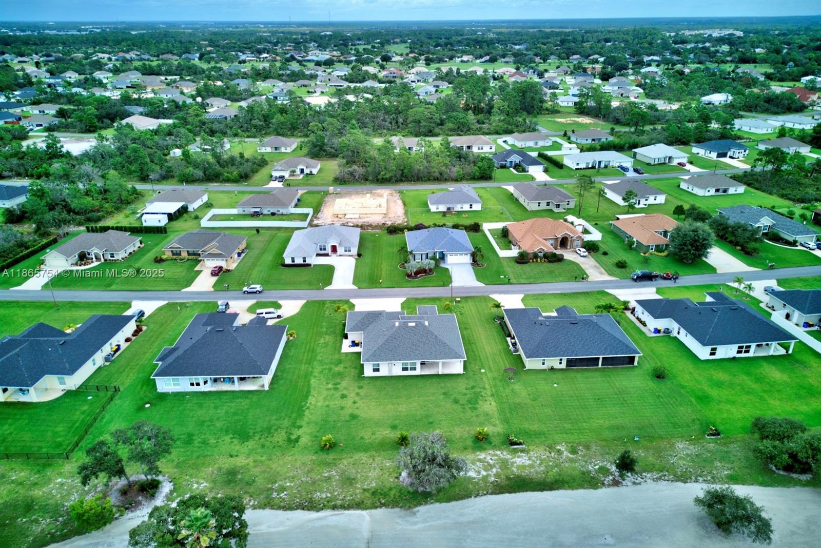 SUN N LAKES OF SEB. GOLF - Residential