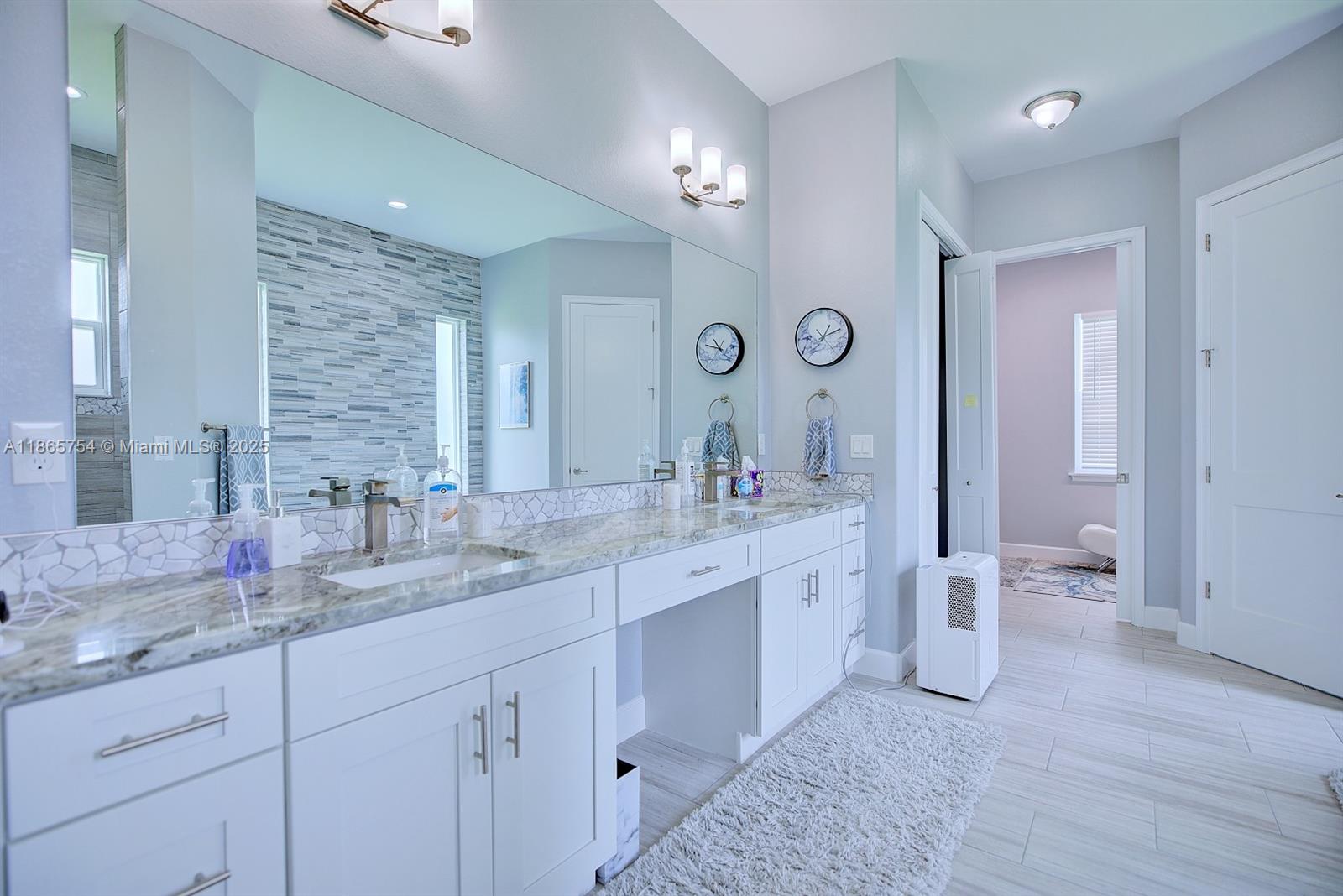 SUN N LAKES OF SEB. GOLF - Residential